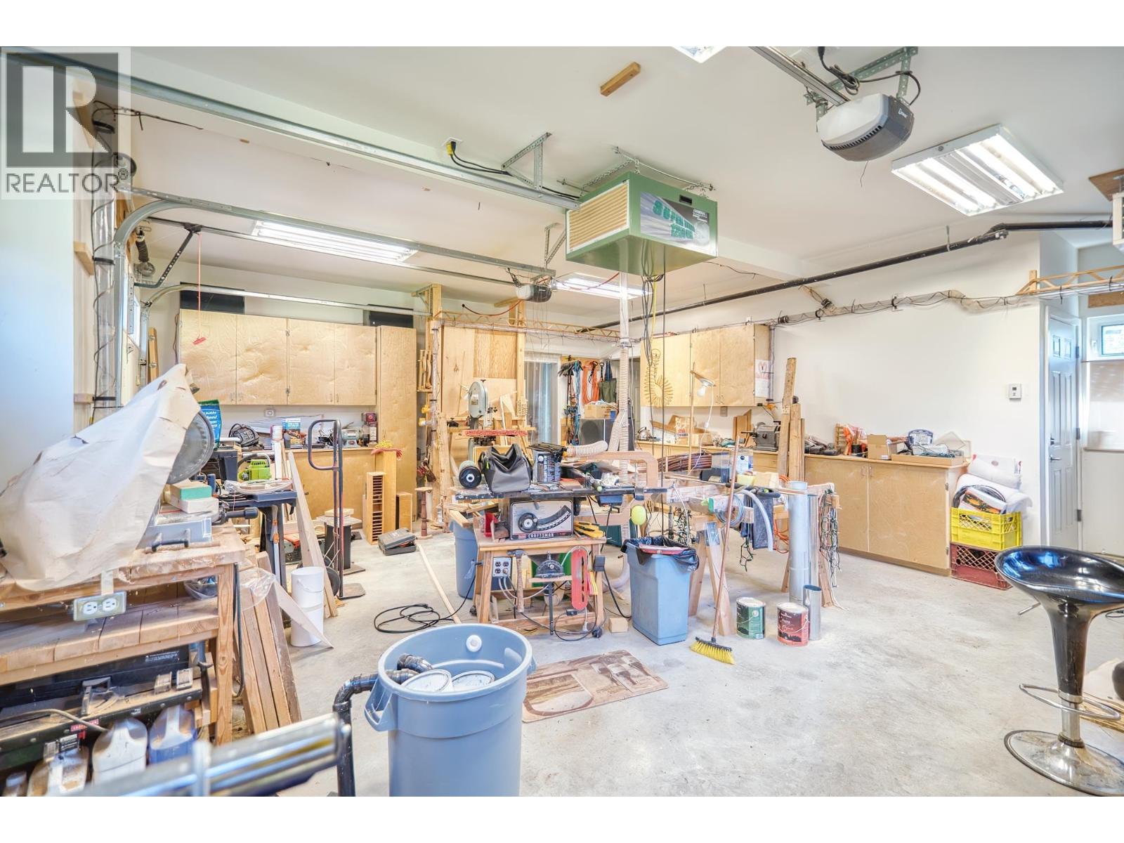 5005 BAY ROAD, Sechelt