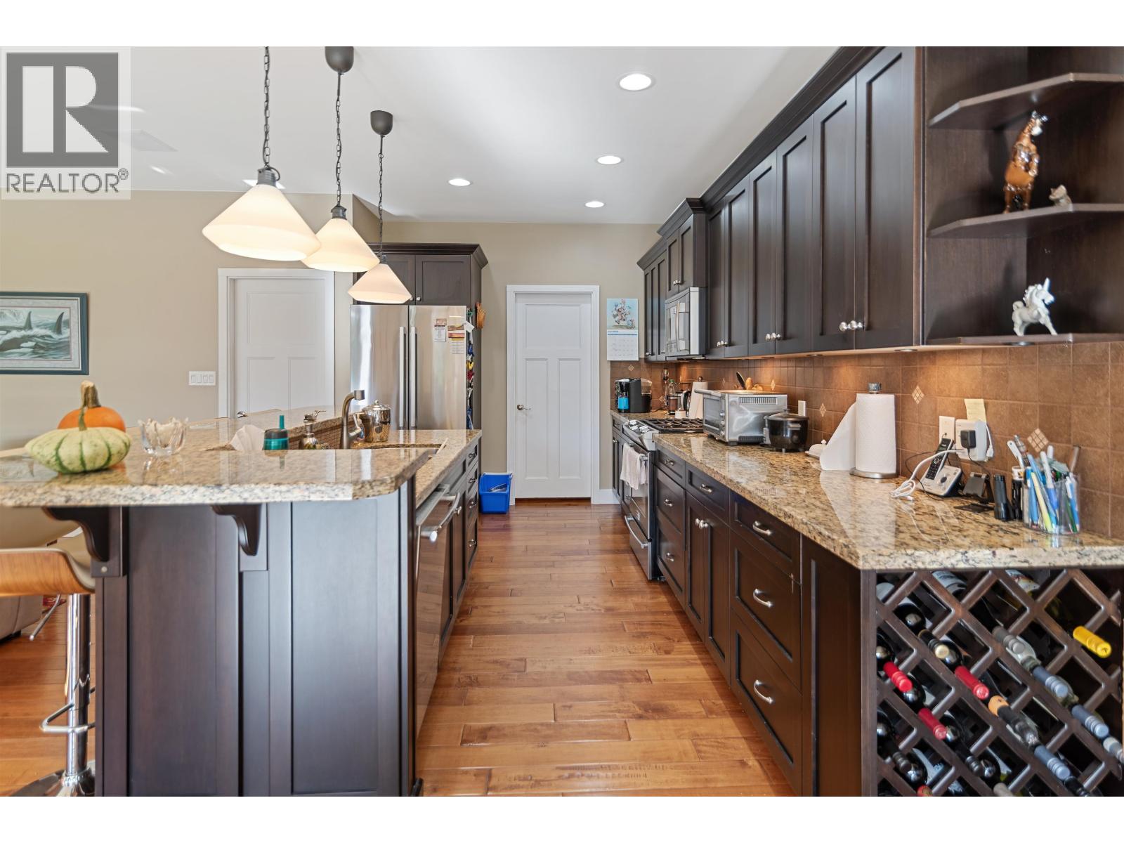 5005 BAY ROAD, Sechelt