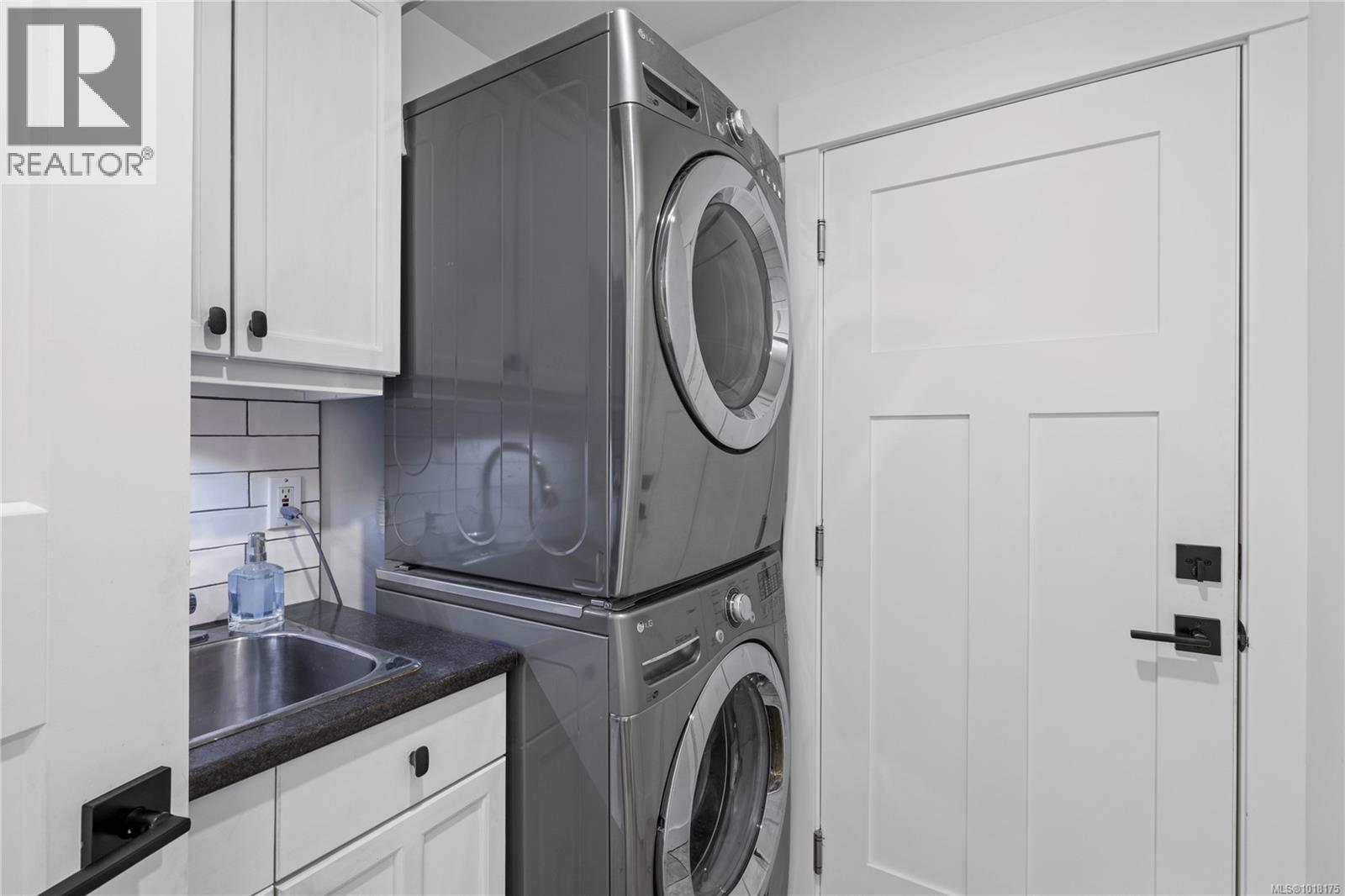 3425 Carmichael Rd, Nanoose Bay