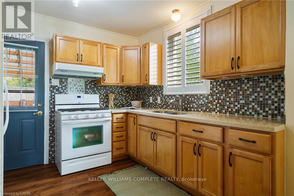 Single Family House for Sale in  MONTROSE AVENUE Hamilton (Rosedale) 