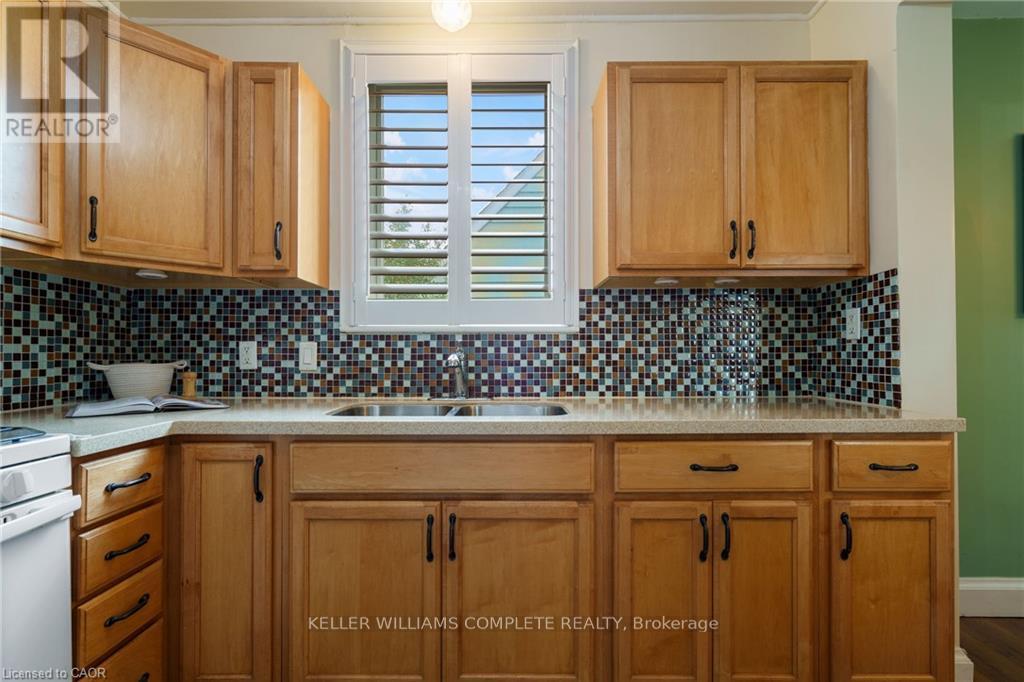 Single Family House for Sale in  MONTROSE AVENUE Hamilton (Rosedale) 