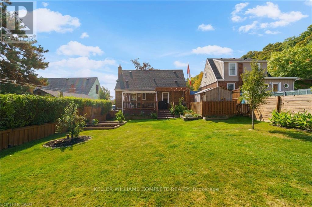 Single Family House for Sale in  MONTROSE AVENUE Hamilton (Rosedale) 