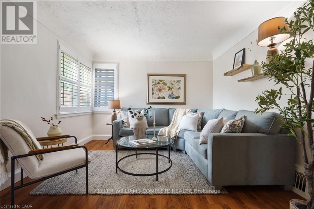 Single Family House for Sale in  MONTROSE AVENUE Hamilton (Rosedale) 