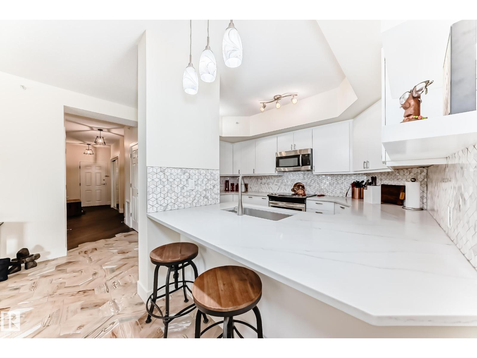 #707 10108 125 ST NW, Edmonton