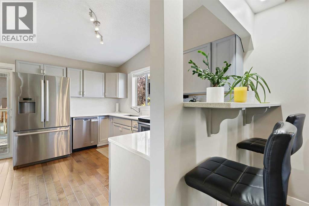 Single Family House Bi-level for Sale in  Rivercroft Close SE Riverbend Calgary 