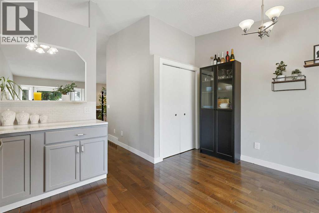 Single Family House Bi-level for Sale in  Rivercroft Close SE Riverbend Calgary 