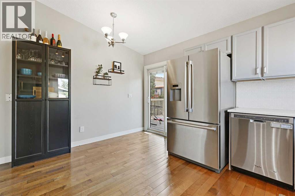 Single Family House Bi-level for Sale in  Rivercroft Close SE Riverbend Calgary 
