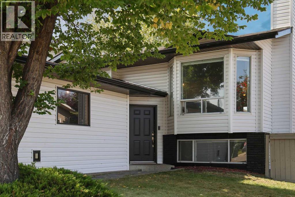 Single Family House Bi-level for Sale in  Rivercroft Close SE Riverbend Calgary 