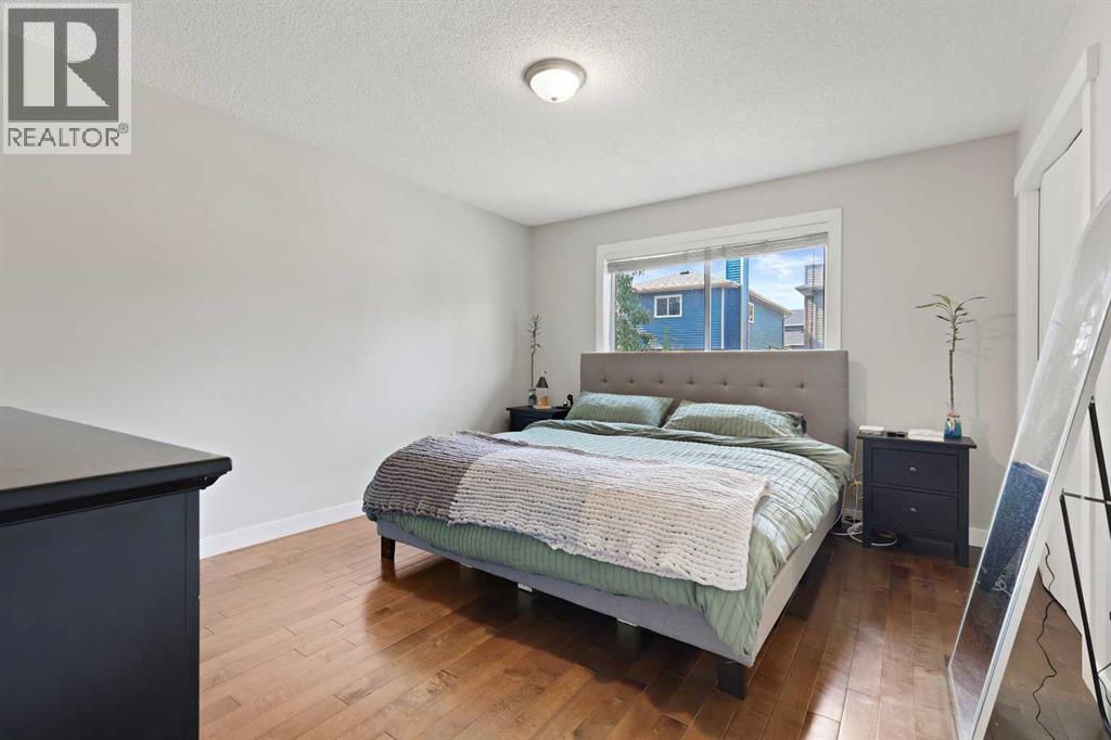 Single Family House Bi-level for Sale in  Rivercroft Close SE Riverbend Calgary 