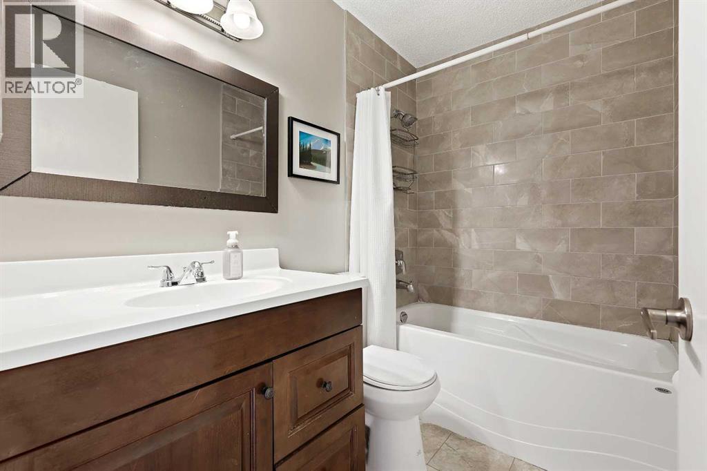 Single Family House Bi-level for Sale in  Rivercroft Close SE Riverbend Calgary 