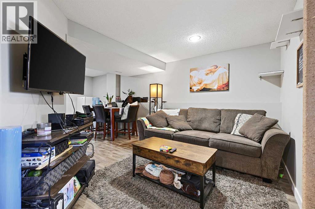 Single Family House Bi-level for Sale in  Rivercroft Close SE Riverbend Calgary 