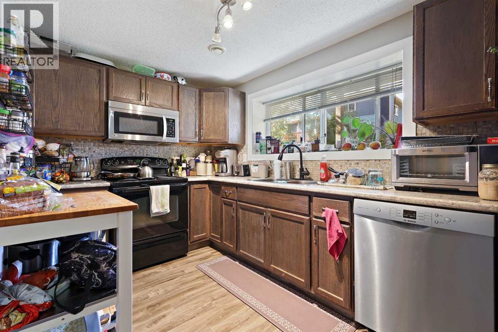 Single Family House Bi-level for Sale in  Rivercroft Close SE Riverbend Calgary 