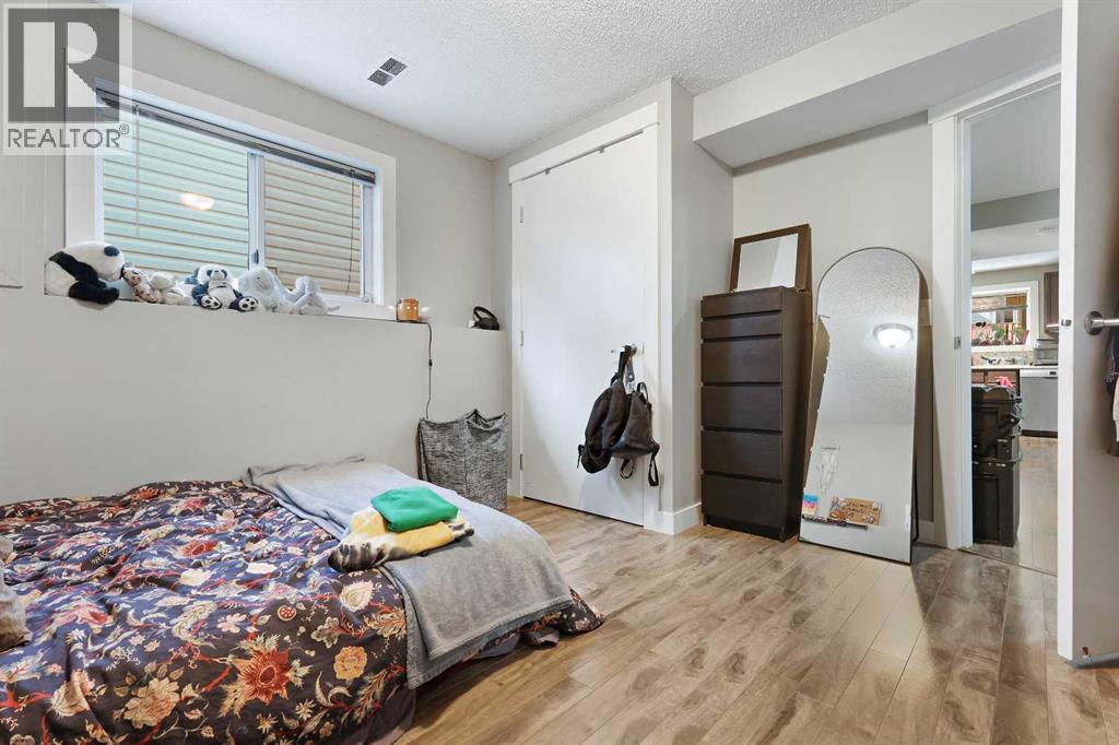 Single Family House Bi-level for Sale in  Rivercroft Close SE Riverbend Calgary 