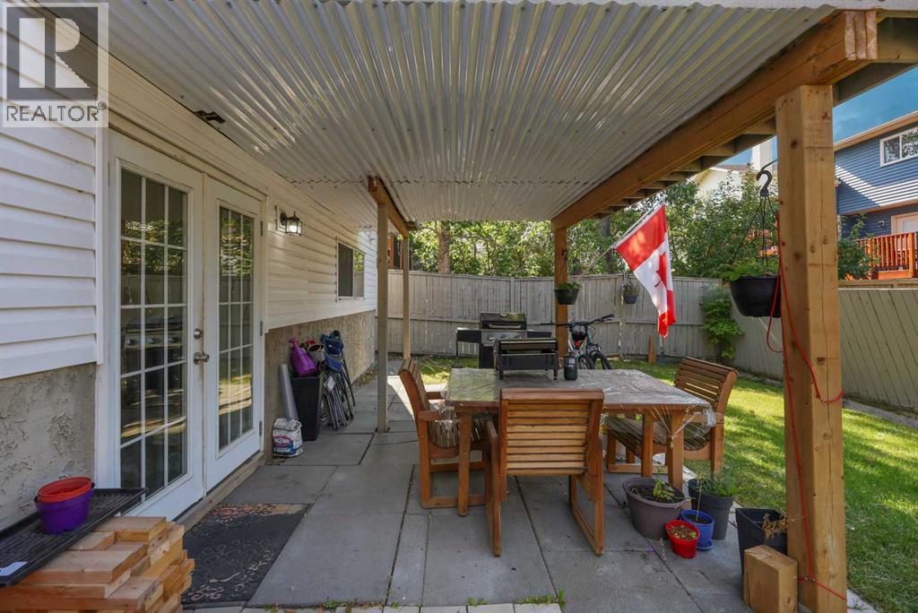 Single Family House Bi-level for Sale in  Rivercroft Close SE Riverbend Calgary 