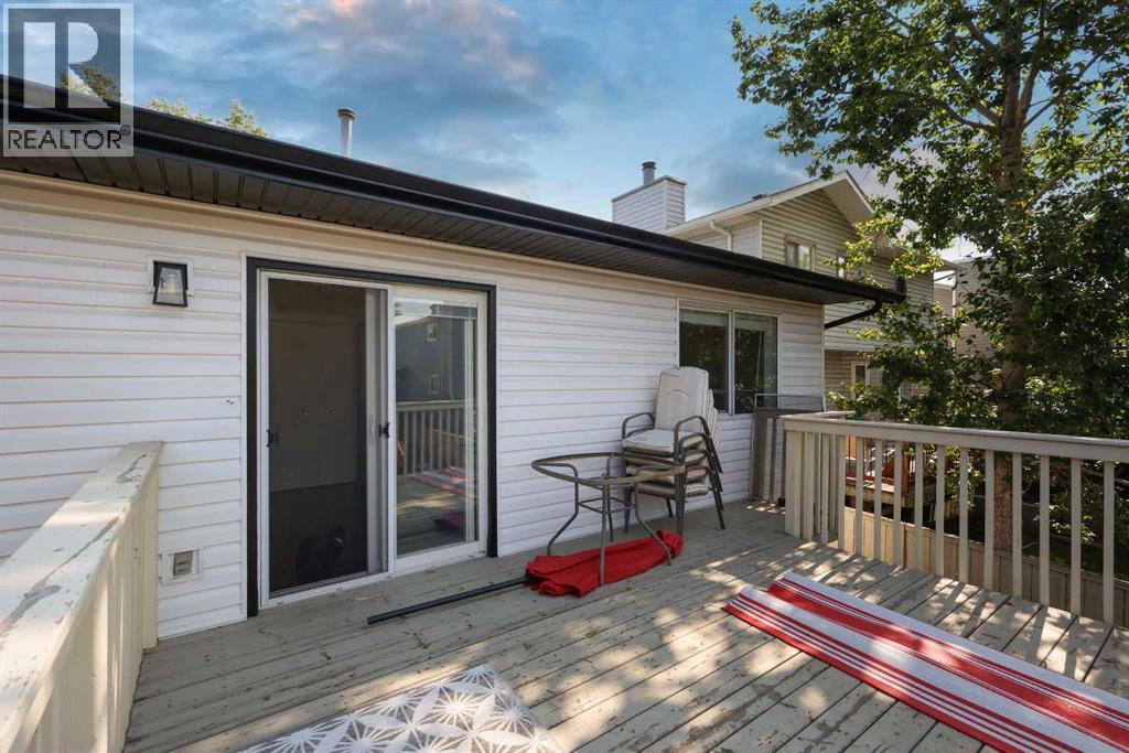 Single Family House Bi-level for Sale in  Rivercroft Close SE Riverbend Calgary 
