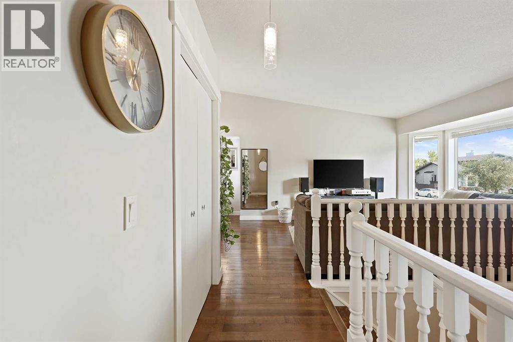 Single Family House Bi-level for Sale in  Rivercroft Close SE Riverbend Calgary 