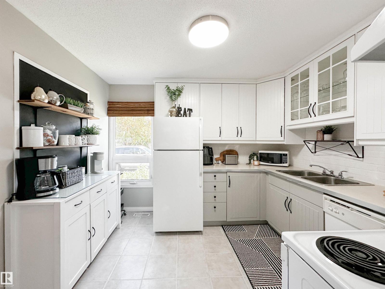 73 GREENFIELD ES, St. Albert