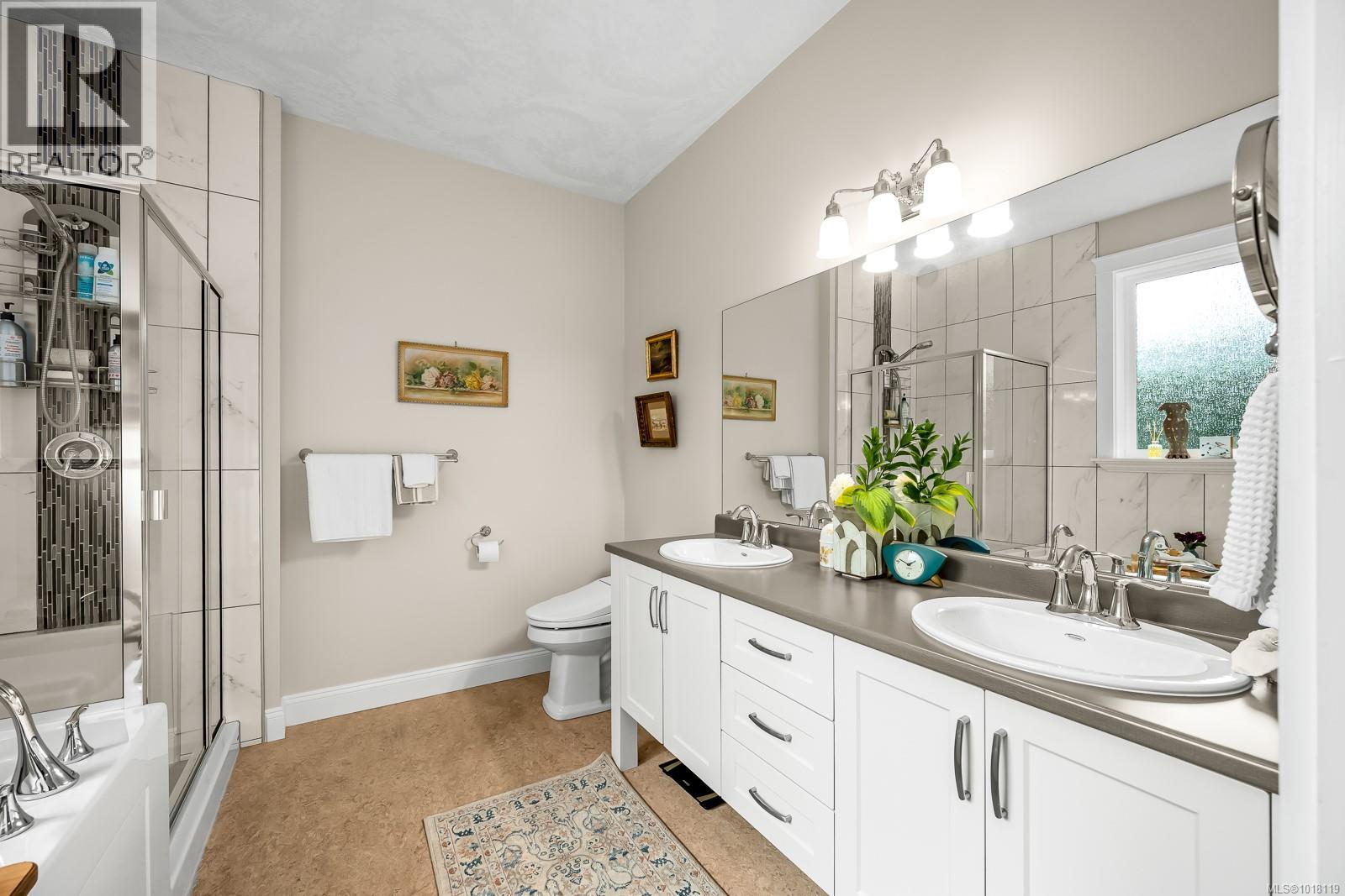 1861 Queens Ave, Comox