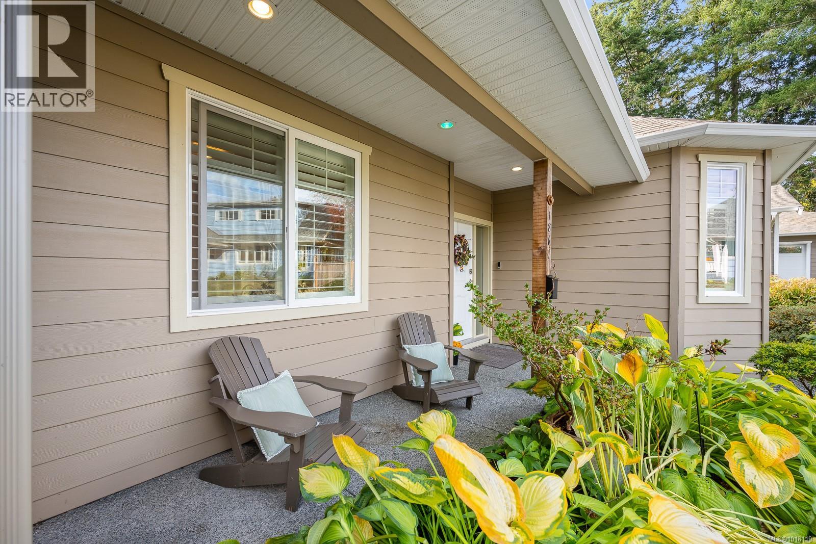 1861 Queens Ave, Comox