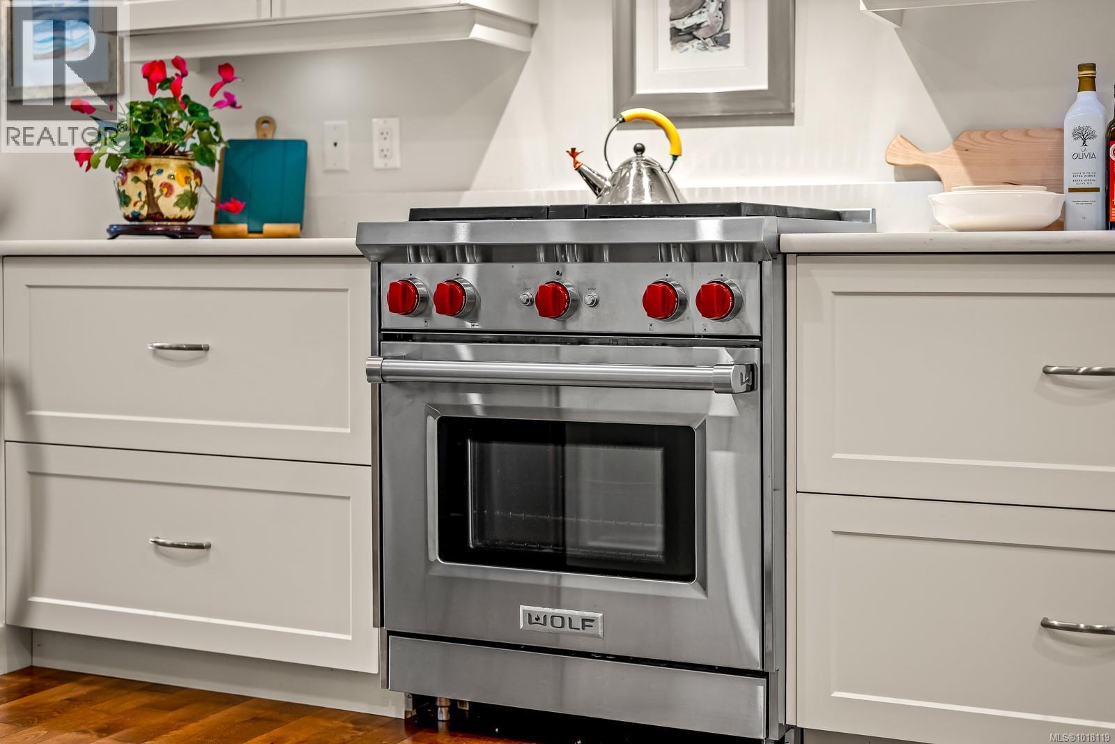 1861 Queens Ave, Comox