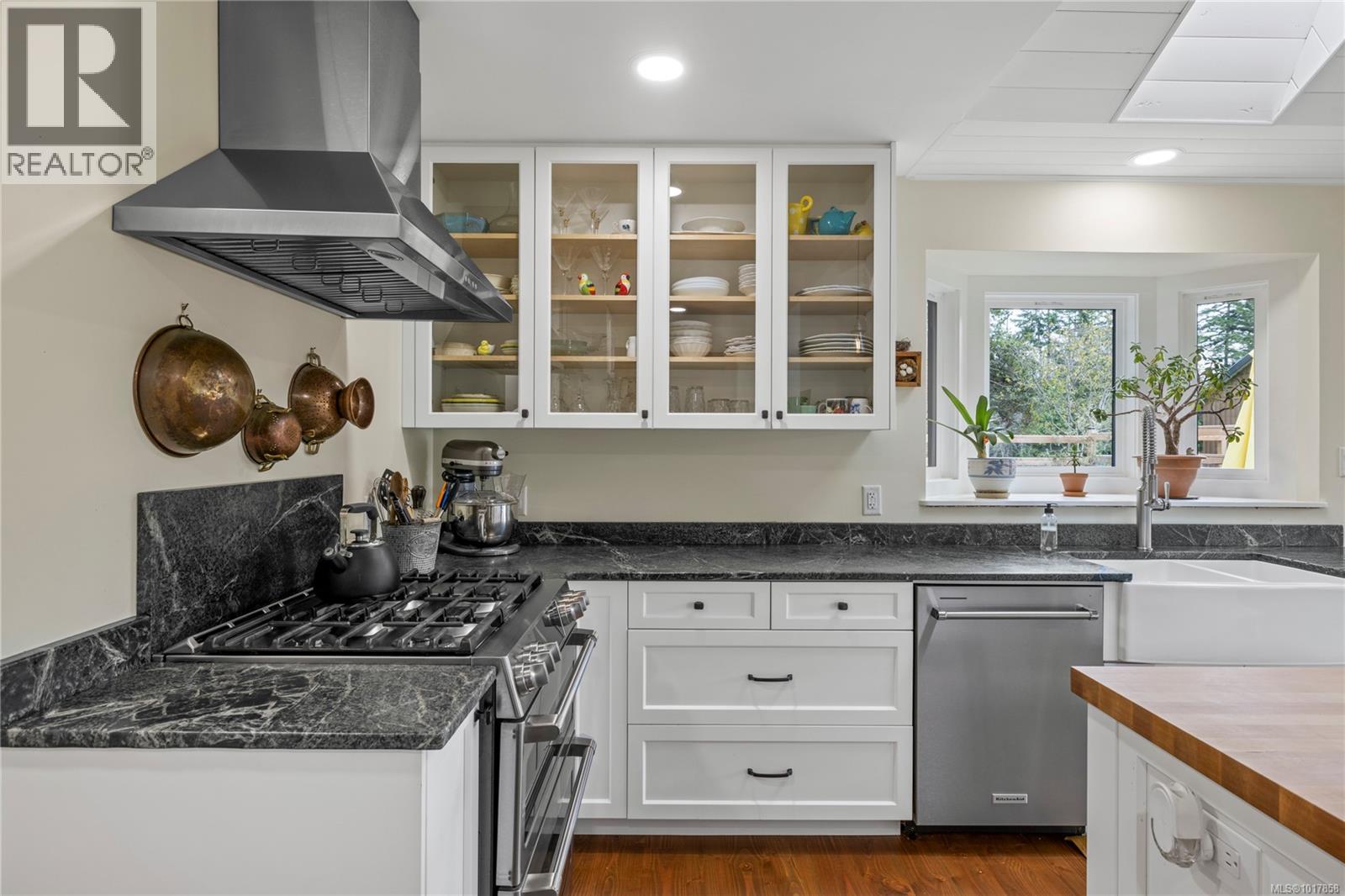 2040 Saddle Dr, Nanoose Bay