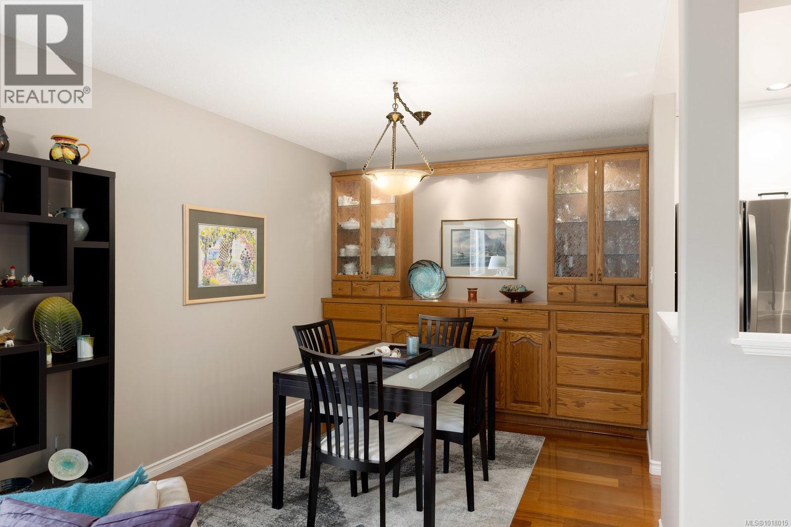 202 9900 Fifth Street, Sidney