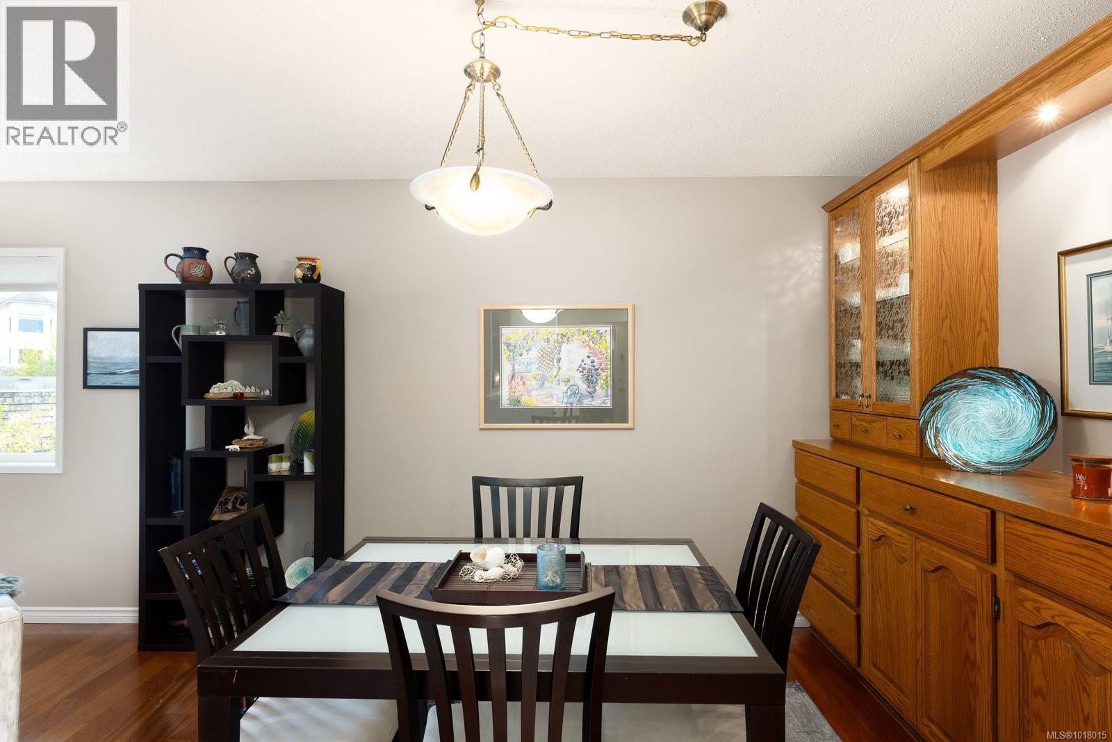 202 9900 Fifth Street, Sidney