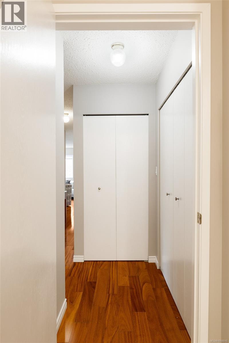 202 9900 Fifth Street, Sidney