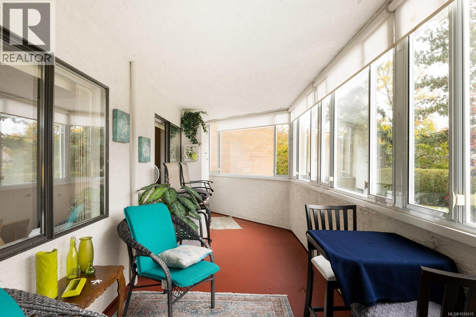 202 9900 Fifth Street, Sidney