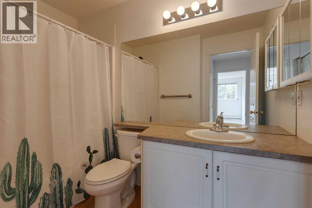 Single Family House for Sale in   Manora Place NE Marlborough Park Calgary 