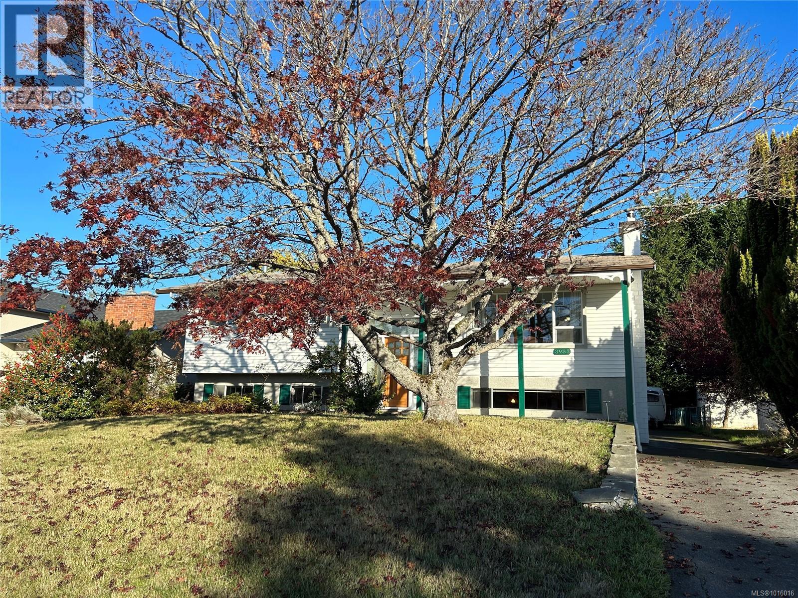  3983 Oakwood Street, Saanich