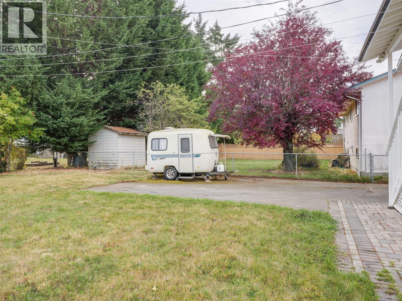  3983 Oakwood Street, Saanich