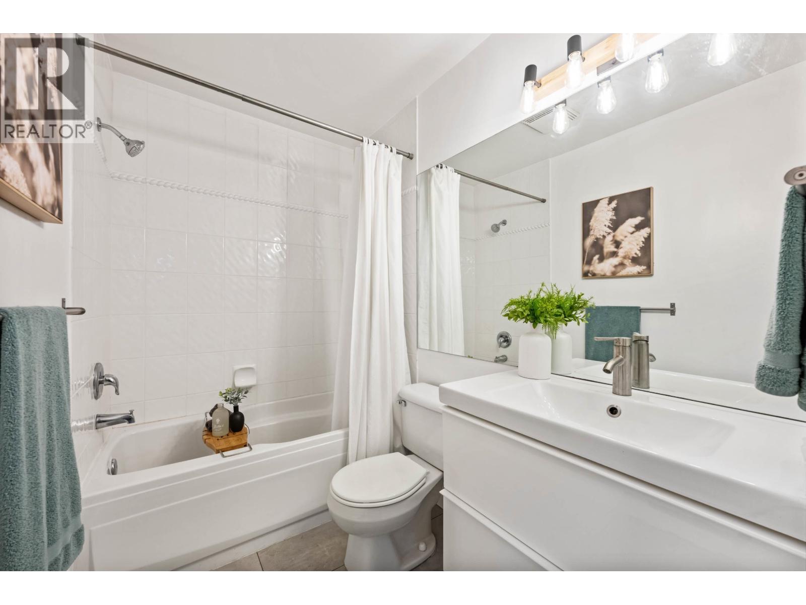 #16-1700 56 Street, Delta