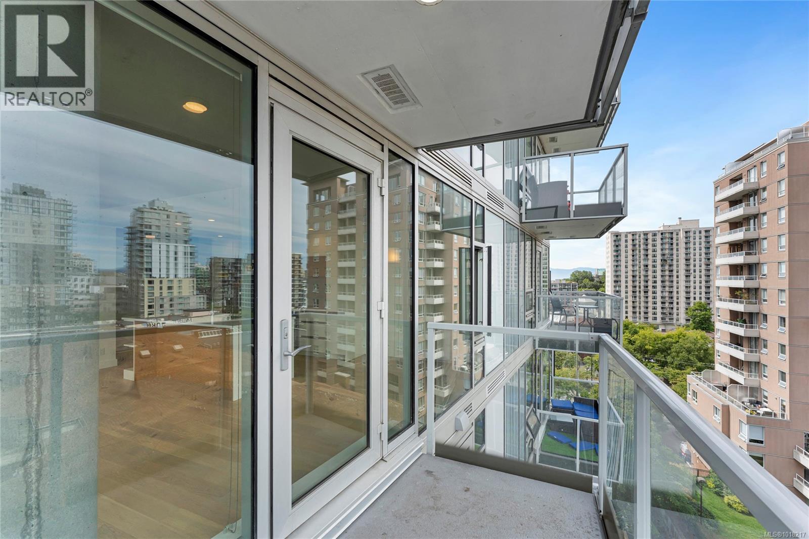 804 989 Johnson Street, Victoria