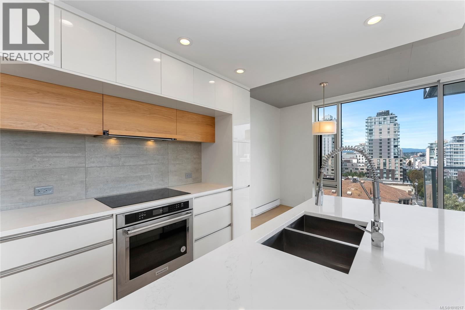 804 989 Johnson Street, Victoria