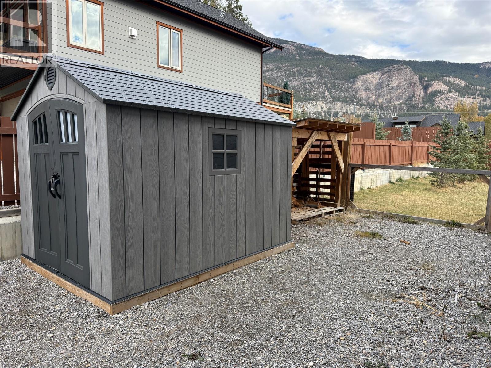 974 SWANSEA VIEW Road, Windermere