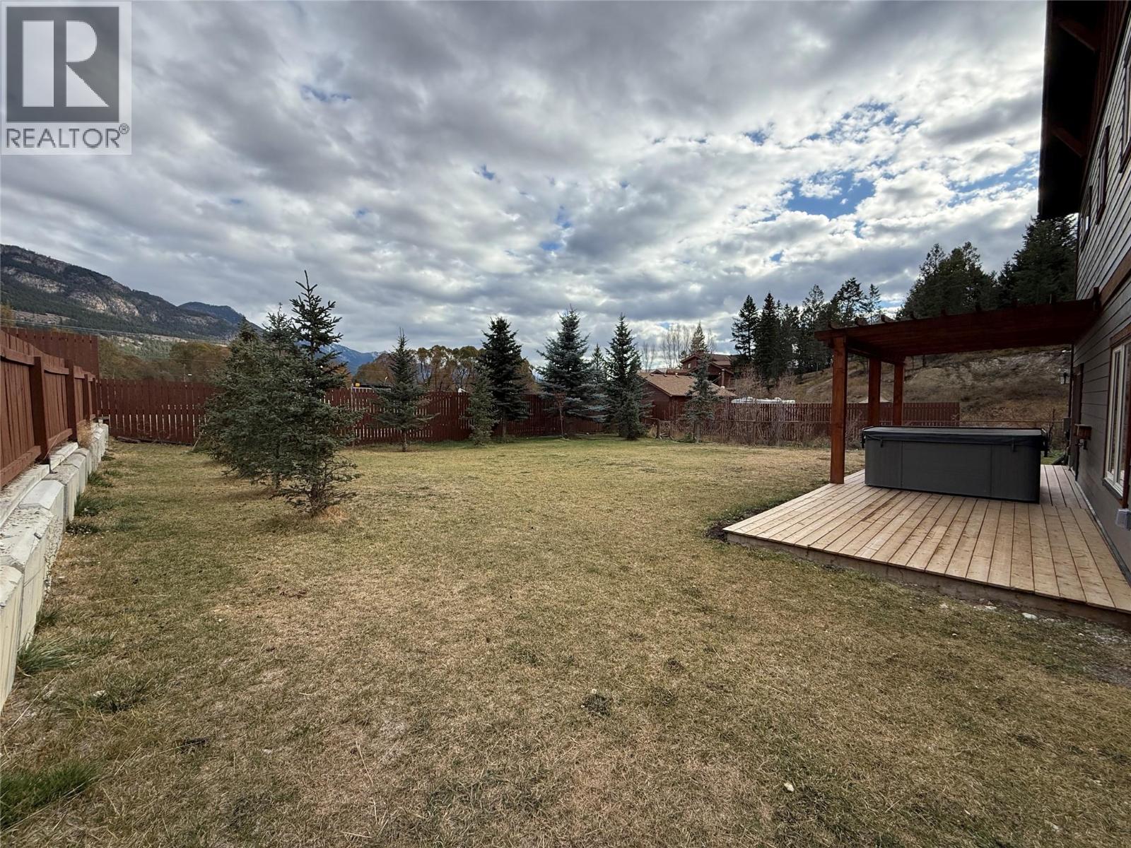 974 SWANSEA VIEW Road, Windermere