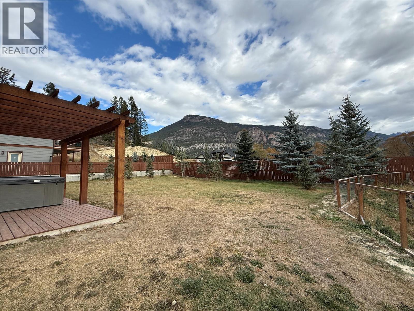 974 SWANSEA VIEW Road, Windermere