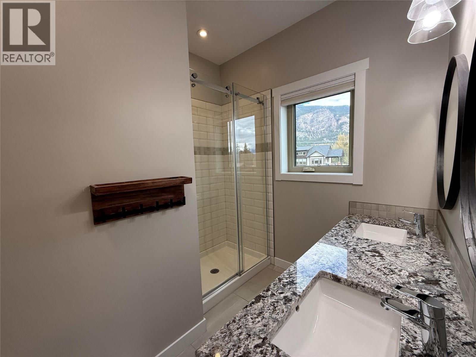 974 SWANSEA VIEW Road, Windermere