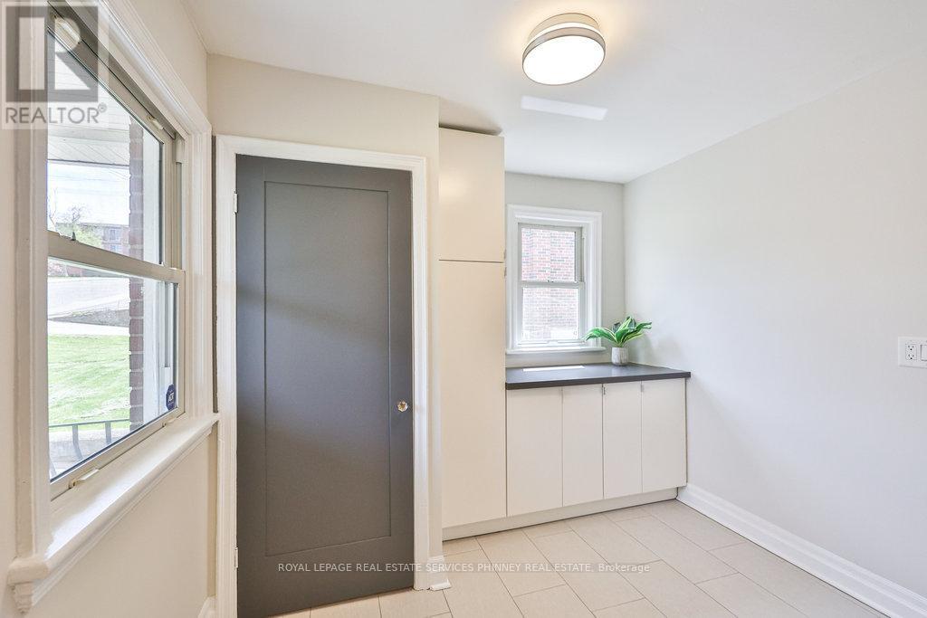 Single Family House for Sale in  WALTER AVENUE S Hamilton (Rosedale) 