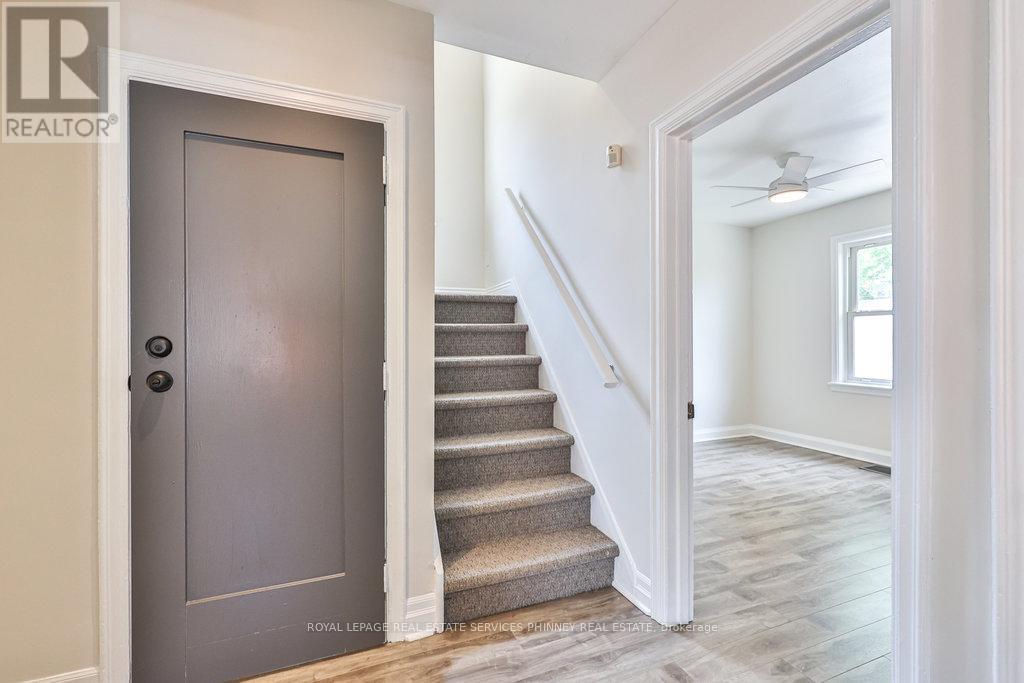 Single Family House for Sale in  WALTER AVENUE S Hamilton (Rosedale) 