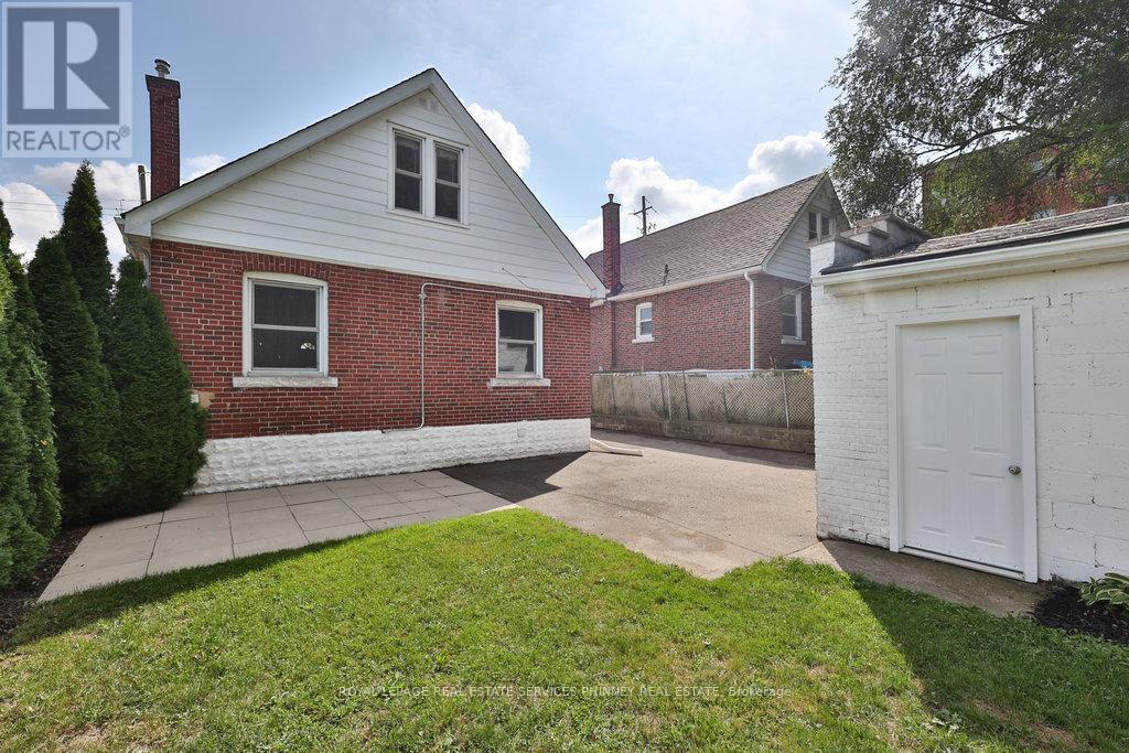Single Family House for Sale in  WALTER AVENUE S Hamilton (Rosedale) 