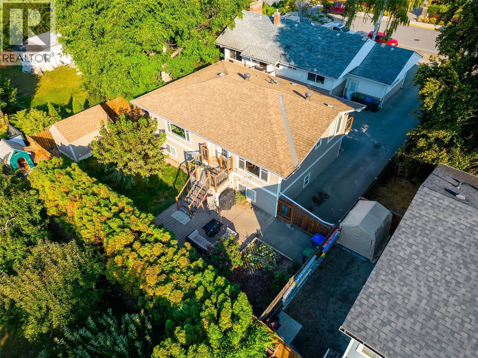  855 Saucier Avenue, Kelowna