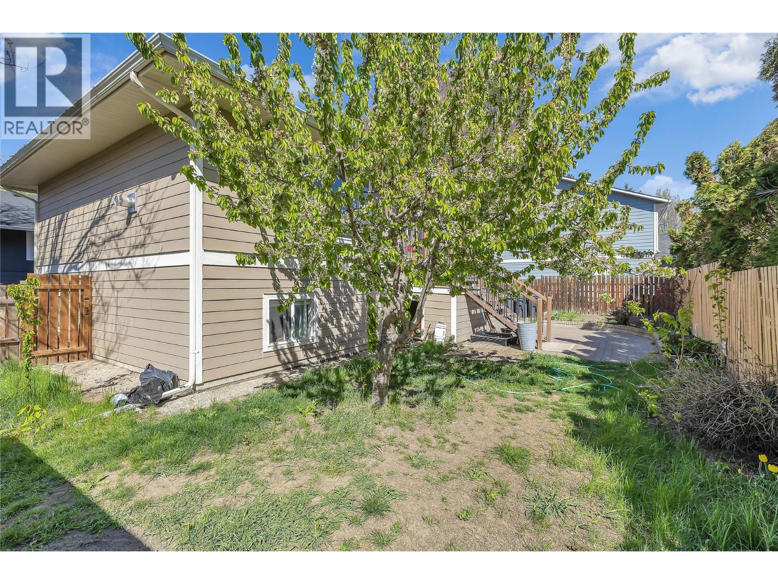  855 Saucier Avenue, Kelowna