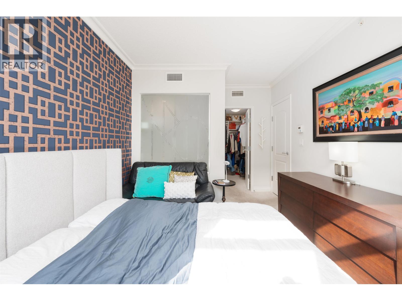 804 162 VICTORY SHIP WAY, North Vancouver