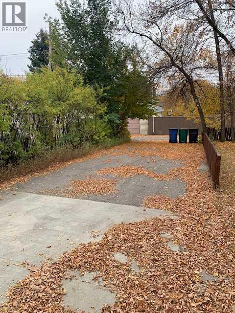 Single Family House for Sale in    Avenue S Victoria Park Lethbridge 