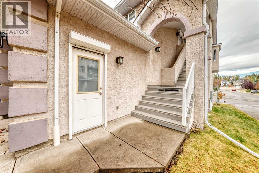 Single Family House for Sale in  Sierra Morena Green SW Signal Hill Calgary 