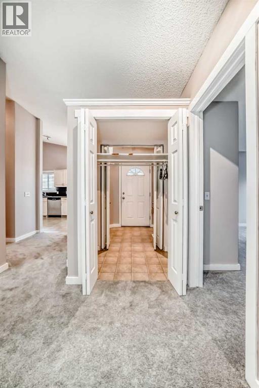 Single Family House for Sale in  Sierra Morena Green SW Signal Hill Calgary 