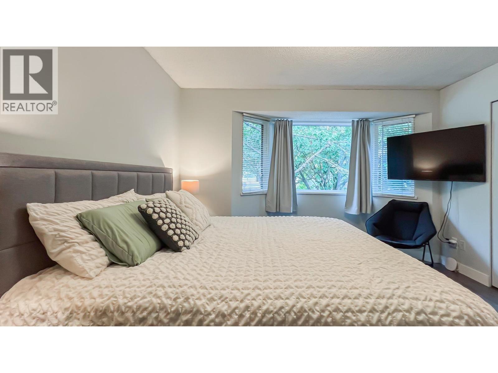 15 12020 GREENLAND DRIVE, Richmond