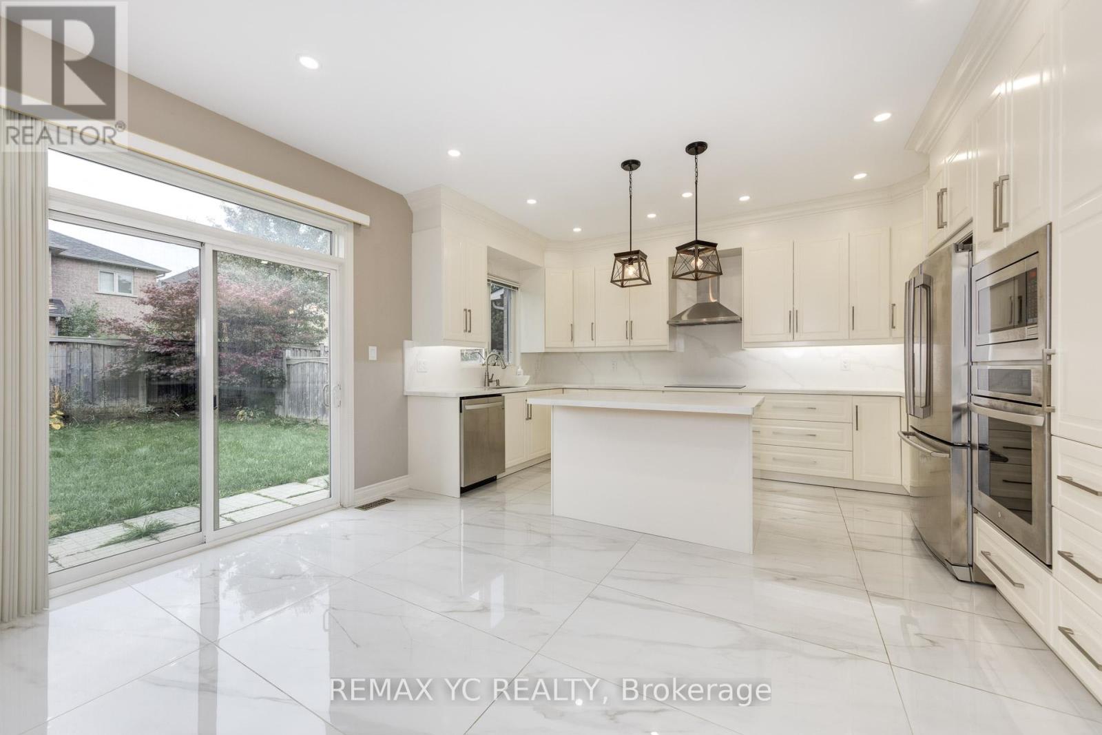 Single Family House for Sale in  RIVERHILL DRIVE Vaughan (Patterson) 